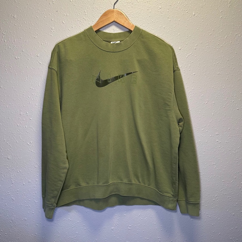 Nike Women's M Crewneck Dri Fit Logo Green Fall Layer Thermal Casual Cotton
